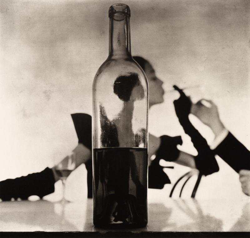 irving-penn-1947-man-lighting-girl-s-cigarette-jean-patchett