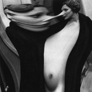 reflet-femme-nue-miroir-andré-kertesz