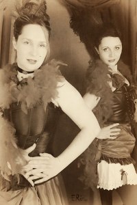 duo-cocottes-maison-close-belle-epoque