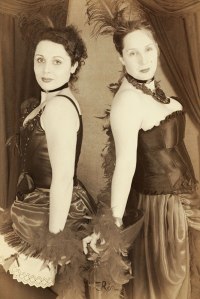 duo-cocottes-maison-close-belle-epoque