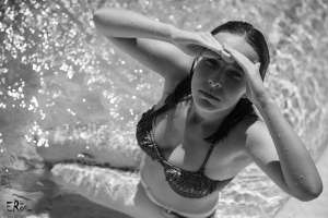 portrait-maillot-de-bain-piscine