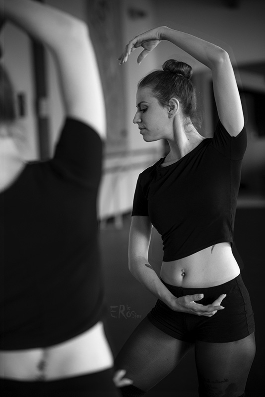 danseuse-travail-posture-miroir