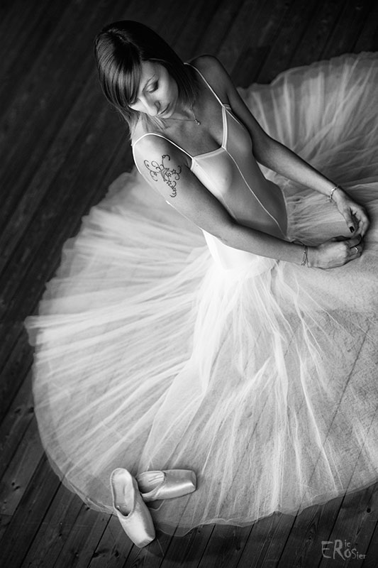 danseuse-assise-tutu-blanc-pointes