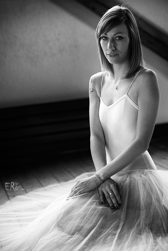 danseuse-portrait-assise-tutu-blanc