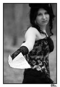 portrait-steampunk-feminin-dentelle-noire-lettre