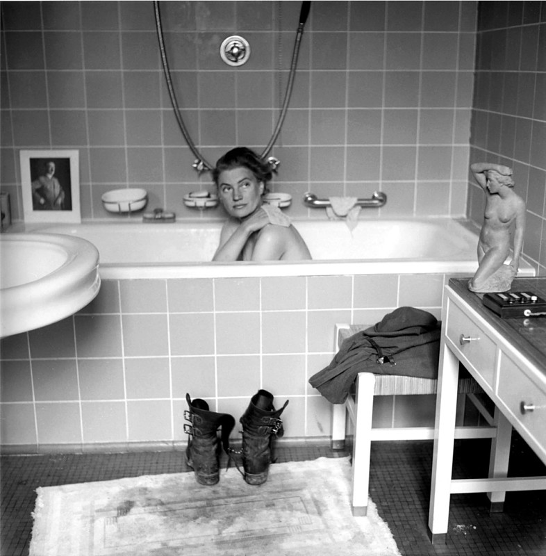 lee-miller-nue-baignoire-hitler-munich-1945