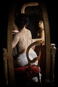 boudoir-1900-mucha-femme-miroir-retro-1