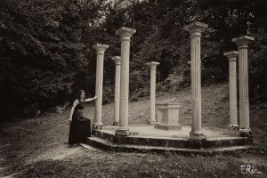 temple-amour-antiquite-pretresse