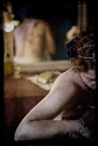 boudoir-1900-femme-anonyme-miroir