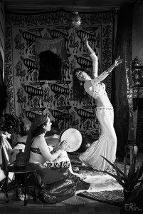 harem-oriental-femmes-musique-danse