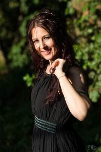 portrait-femme-antique-grecque-sourire