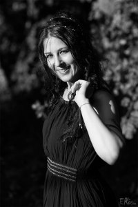 portrait-femme-antique-grecque-sourire