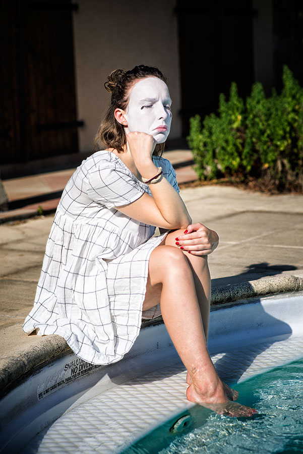 clown-boudeur-triste-penseur