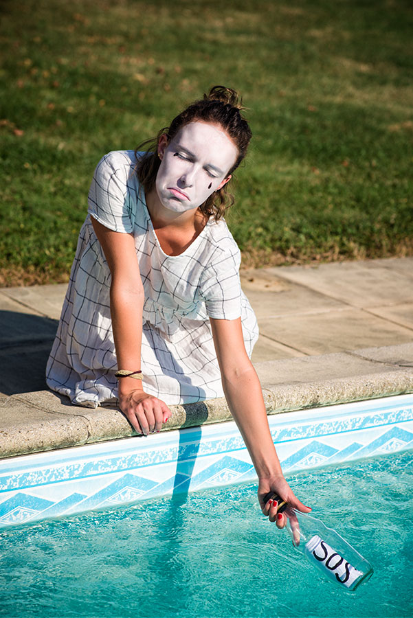 clown-sos-bouteille-a-la-mer